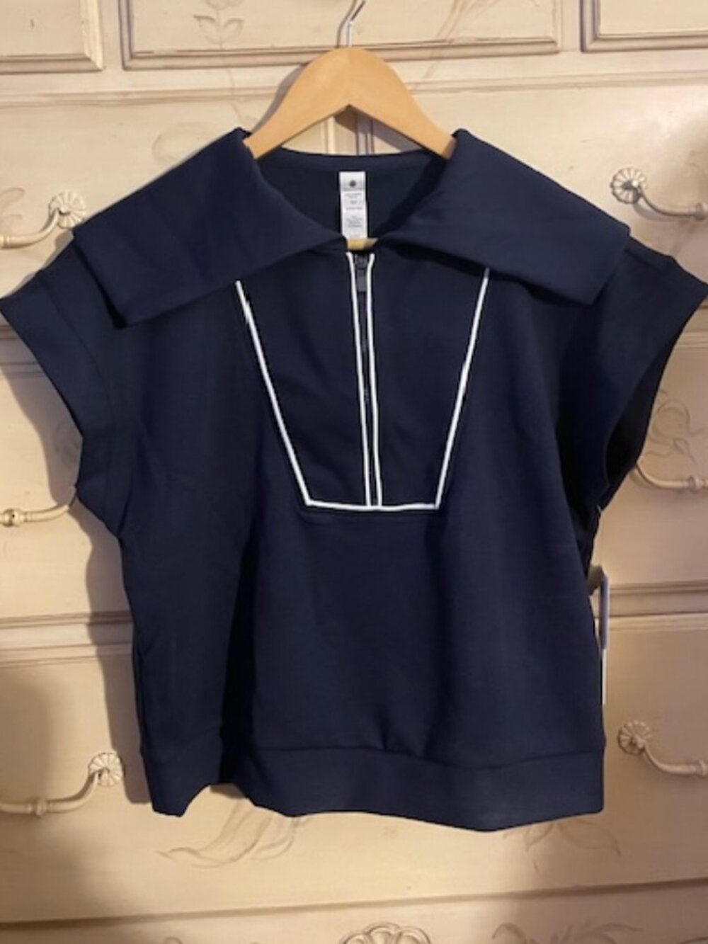 NWT Scuba Short Sleeved Track Suit Set in Navy, size medium
